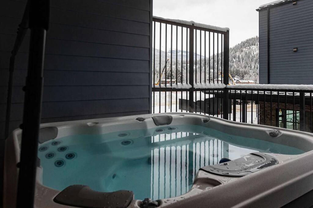 Tally Ho By Revelstoke Vacations Kültér fotó